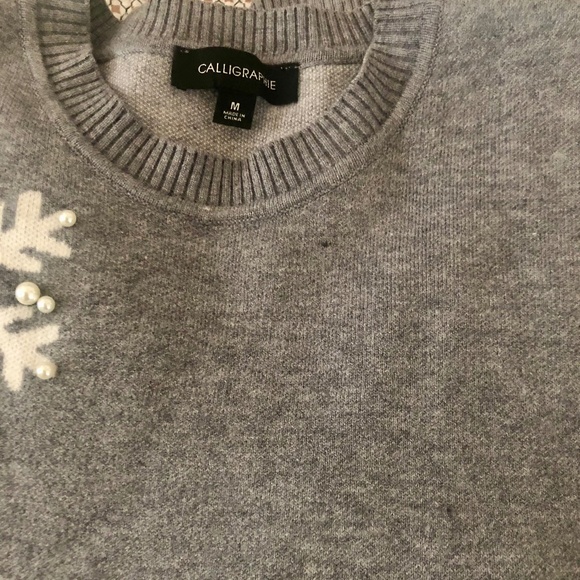 Faux Pearl Snowflake Calligraphie Sweater - Picture 7 of 9